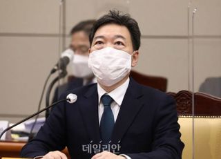 '위법 감찰' 논란 김오수 갑자기 연차…기자단 항의방문 회피?