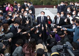 윤석열 "노무현, 서민적이고 소탈해 국민 사랑 많이 받은 분"