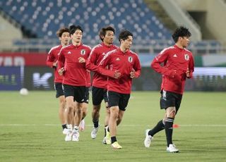 '조 3위' 일본, 베트남 박항서호에 진땀승...이란 극적 역전승