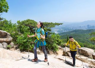 "상견례에 등산복으로 등장한 남자친구 부모님, 저만 이상한가요?"