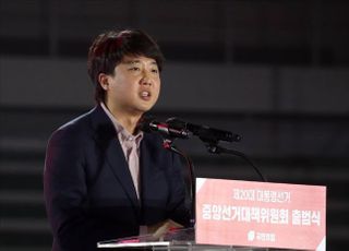 이준석, 정치 유튜브에 일침…"우격다짐에 관심 갖고 尹 지지할 중도층 없어"