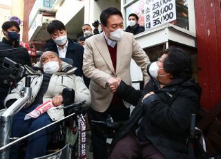 윤석열, 장애인차별철폐연대와 깜짝 만남 “차별받지 않는 삶 살도록...”