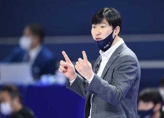 ‘대한항공전 첫 승’ 석진욱 감독 “링컨 못했고, 레오 잘했다”