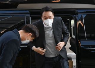 출근하는 윤석열 국민의힘 대선 후보