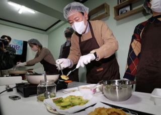 윤석열, 고아권익연대 찾아 “시설 퇴소 아이들 지원 대폭 확대”