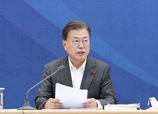 文대통령 "서로에 희망 되는 성탄절 되길…코로나 고통에 위로"