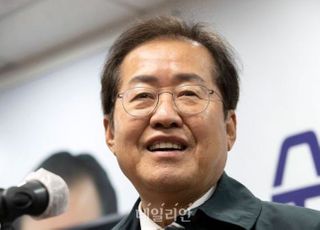 홍준표 "박근혜, 더이상 정치판 끌어드리는 건 도리 아냐"