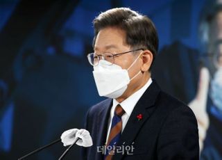 "토론은 선생님"…이재명, '토론회 무용론' 윤석열 우회 비판