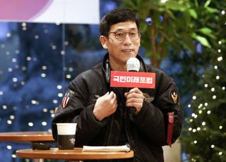 진중권 "尹 '이재명 중범죄' 발언 금도 넘어…지지율 역전 느껴져"
