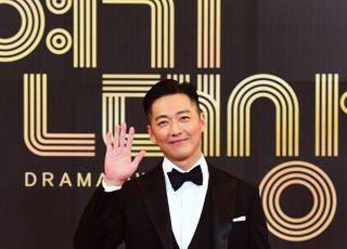 'MBC 연기대상' 남궁민, 이변 없는 대상…'옷소매' 8관왕