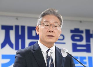 "관계자 코로나 확진"…이재명, 매타버스 일정 연기