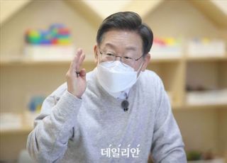 동네북 전락한 기재부…대선 후보까지 ‘이래라 저래라’