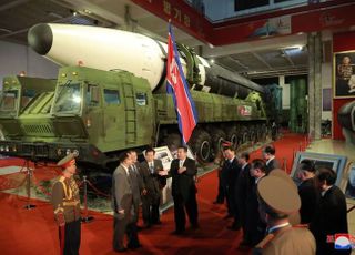 국정원 "북한, 장기전 염두…ICBM 발사 가능성"