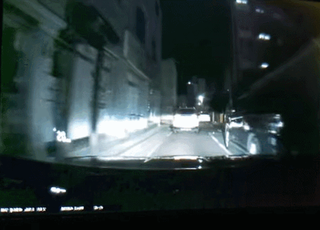 한밤중 좁은 골목길서 음주운전하다 시민에게 걸린 차량의 최후 (영상)