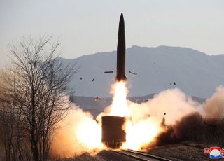 합참 "북한, 함흥 일대서 단거리 탄도미사일 추정 2발 발사"