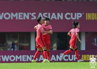 ‘숙적 일본과 무승부’ 여자축구, 우승까지 가시밭길