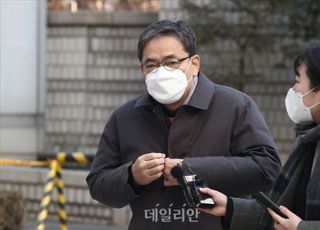 ‘아들 50억 퇴직금’ 곽상도 결국 구속…법원 “증거인멸 우려 있어”