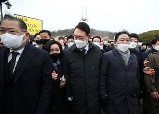 [현장] 윤석열 "오월정신은 국민통합 정신"…묘역 참배는 무산