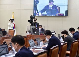 국회 정개특위, 확진자 투표권 보장 선거법 개정안 심사