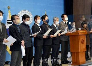 尹 '적폐청산'에…與 의원들 "盧 비극 되풀이, 文 지키겠다"
