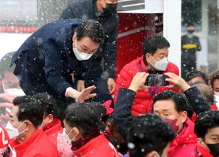 [현장] 광주시민 “민주당 탈퇴하고, 윤석열 보러 왔다”