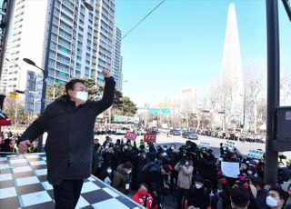 송파 유세에서 어퍼컷 세레머니 하는 윤석열