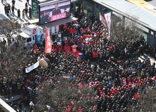 [데일리안 오늘뉴스 종합] 靑, 尹 발언에 부글부글…또 강경 대응하기엔 '명분' 약해, ‘하루 내내 대구’...이준석 “윤석열은 깨끗하다...이재명 한번 보시라” 등