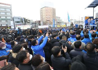 익산 유세 펼치는 이재명 후보