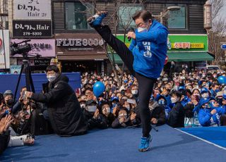 이재명 '어퍼컷 맞선 발차기'