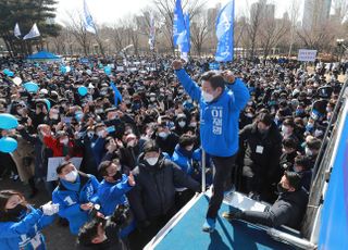 "'안양' 하세요" 안양 시민들에게 인사하는 이재명