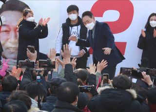 [현장] 충남行 윤석열 "충청의 아들 윤석열이 대한민국 '정상국가'로"