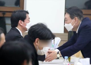 野단일화 두고 폭로전…"이준석, 합당 제안" vs "安측서 출마포기 방향 문의"