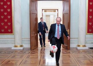 IOC, 푸틴 훈장도 박탈...FIFA “러시아, 월드컵 퇴출”