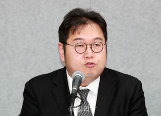 "김용민이 또"…절필선언 하루 만에 SNS서 '김건희' 저격