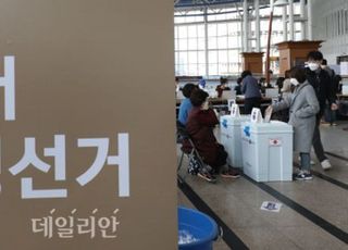 [20대 대선 사전투표] 오전 10시 사전투표율 21.62%…지난 대선보다 7.47%p↑