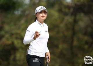 '세계랭킹 1위' 고진영, LPGA 신기록 눈앞…전인지 단독 선두