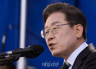 [현장] 42시간째 거의 못 잔 이재명, 경기 6개 도시 누비벼 '강행군'