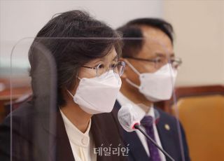 노정희 "본선거 대책 마련에 집중"…사과 의향 묻자 '침묵'