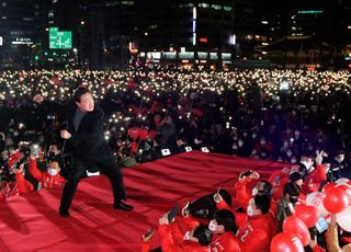 윤석열, '피날레 어퍼컷'