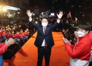 윤석열 첫 행보…현충원 참배 뒤 국회서 당선 인사