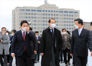 '청와대 국방부 청사 이전 논의에 안보 공백 우려 제기'