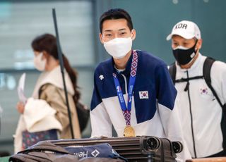 정상 밟아본 우상혁…다음 도장깨기는 유진