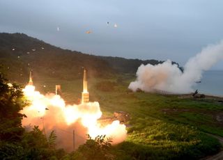 北 ICBM 도발에…軍, '육해공 미사일' 5발 맞대응