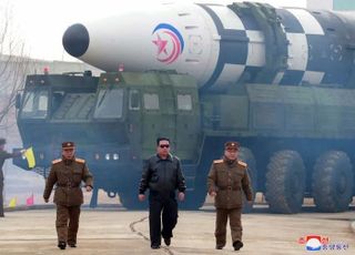 "김정은 ICBM 발사 지도"…文 '평화 프로세스' 결국 원점