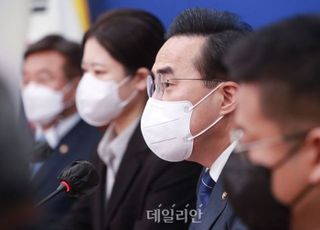 코너 몰리는 민주당…부동산 규제 완화 공세에 '진퇴양난'