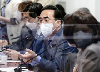 대선 이후 2030 여성의 민주당 입당 의미와 과제 토론회 참석한 박홍근 원내대표