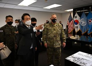 "한미 군사동맹 통한 강력한 억제력 중요"…윤석열, 캠프 험프리스 기지 방문