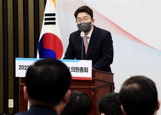 당선인사하는 권성동 신임 원내대표