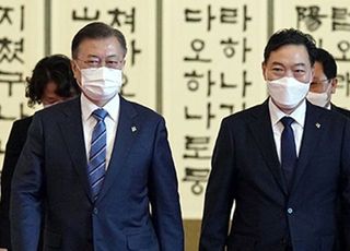 "민주당 좀 더 설득하라" 文메시지에 사표 철회 김오수, 이제 국회서 싸운다