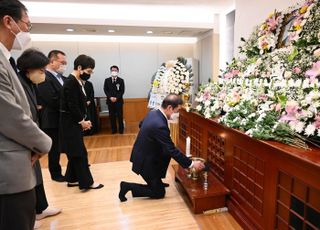 안철수 위원장 부친 빈소 찾은 김병준